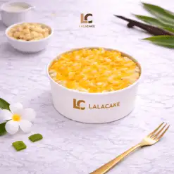 Bánh bông lan trứng muối thơm ngon béo ngậy tại Lala Cake