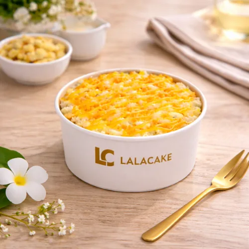Bánh bông lan trứng muối thơm ngon béo ngậy tại Lala Cake