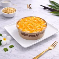 Bánh bông lan trứng muối thơm ngon béo ngậy tại Lala Cake
