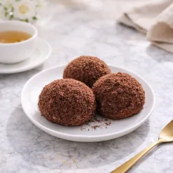 Bánh su kem custard tại Lala Cake